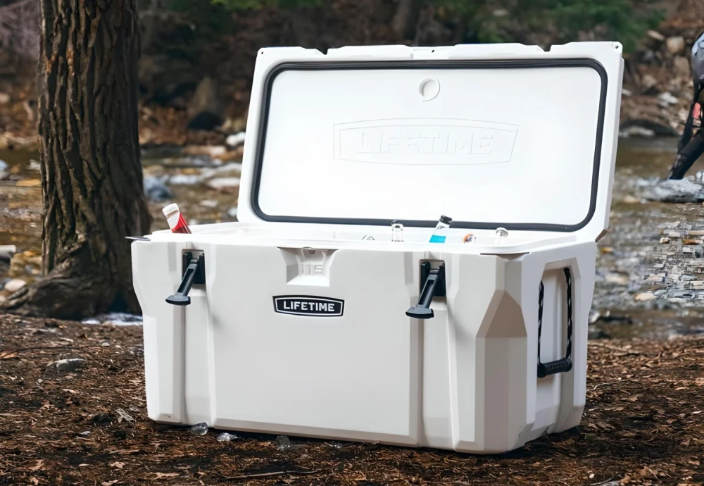 keeping guests cool at outdoor party