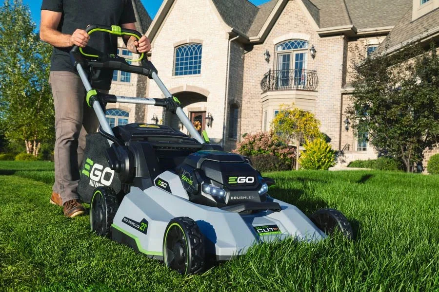 cordless self propelled electric lawn mowers